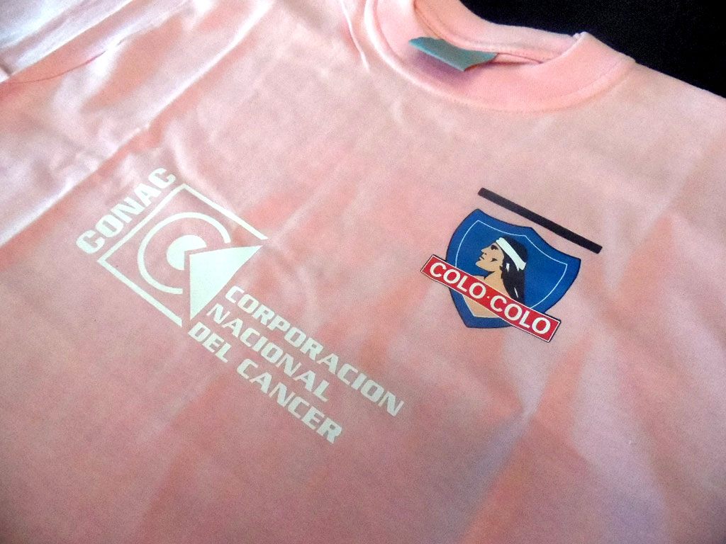 El Vóleibol Femenino del CSD Colo-Colo se unió a campaña y se puso la camiseta contra el Cáncer de Mama